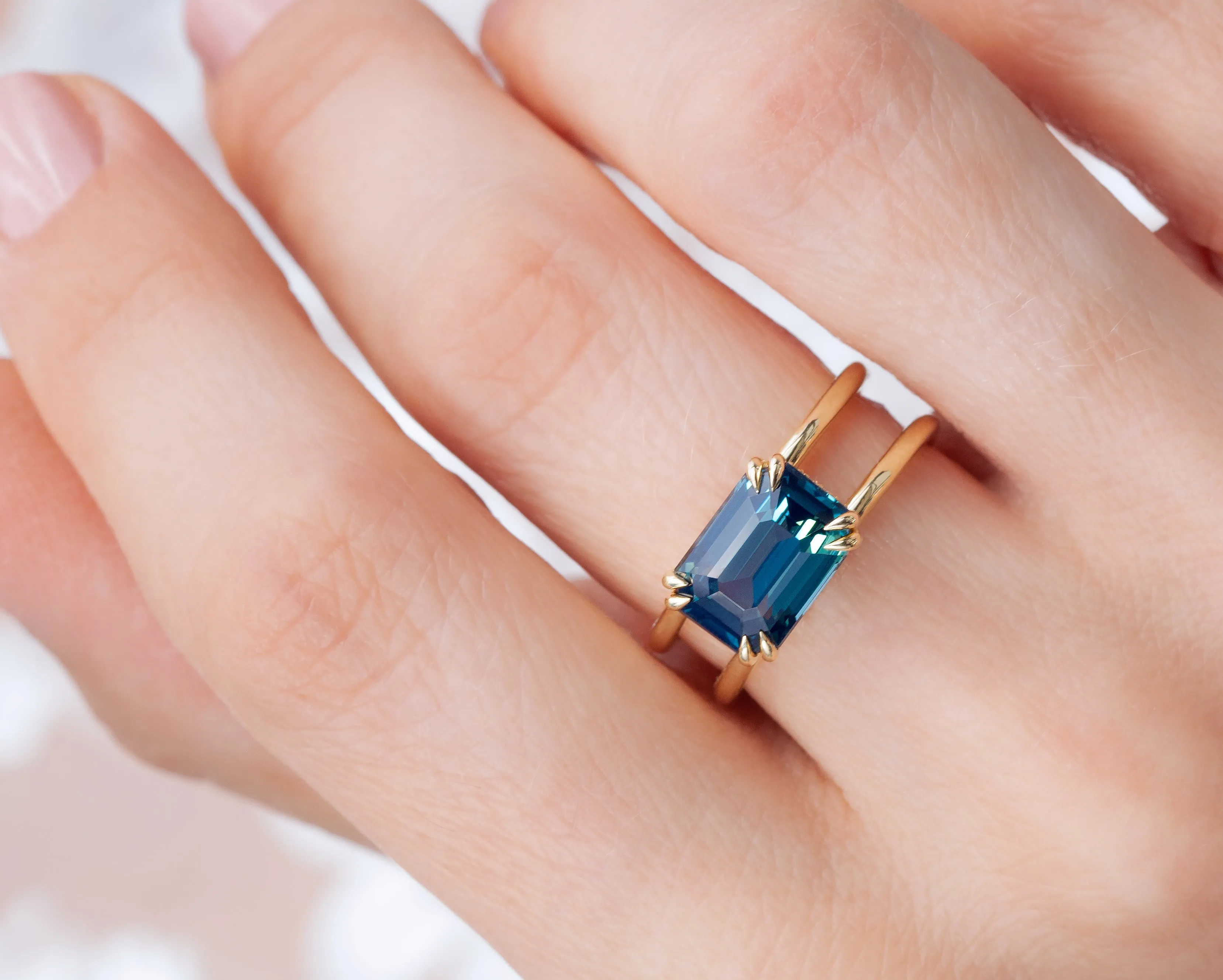 4.42-Carat Sapphire Clementine Ring