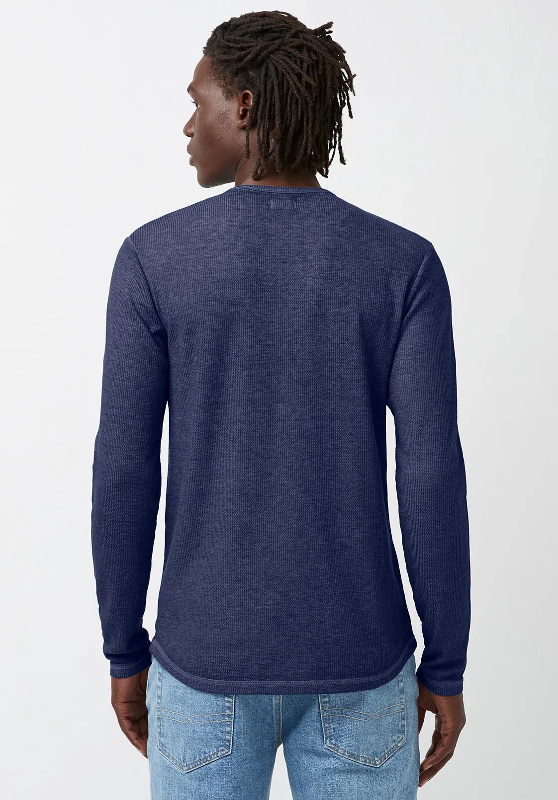 Kipat Men’s Long-Sleeve Henley Top in Midnight Blue  - BM24046