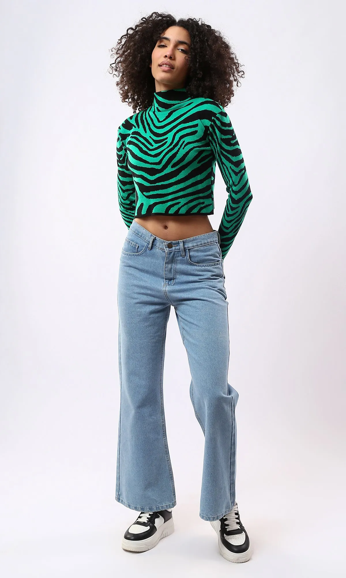 O173084 High-Neck Green & Black Zebra Short Pullover