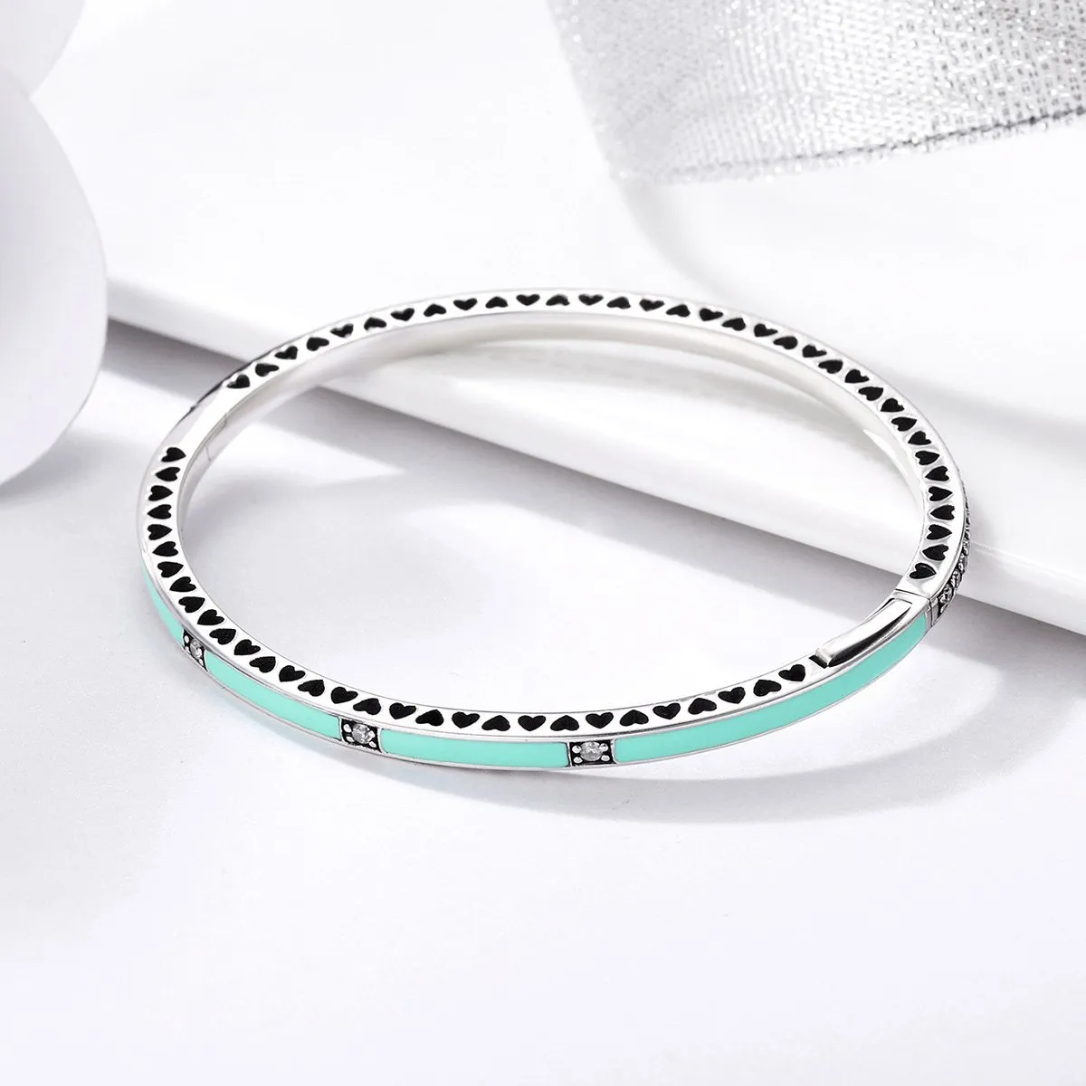 Singing Hearts 925 Sterling Silver Bangle