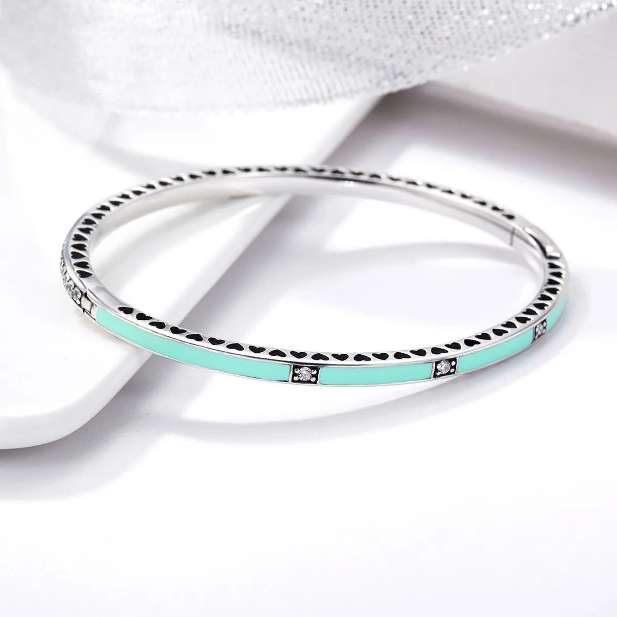 Singing Hearts 925 Sterling Silver Bangle